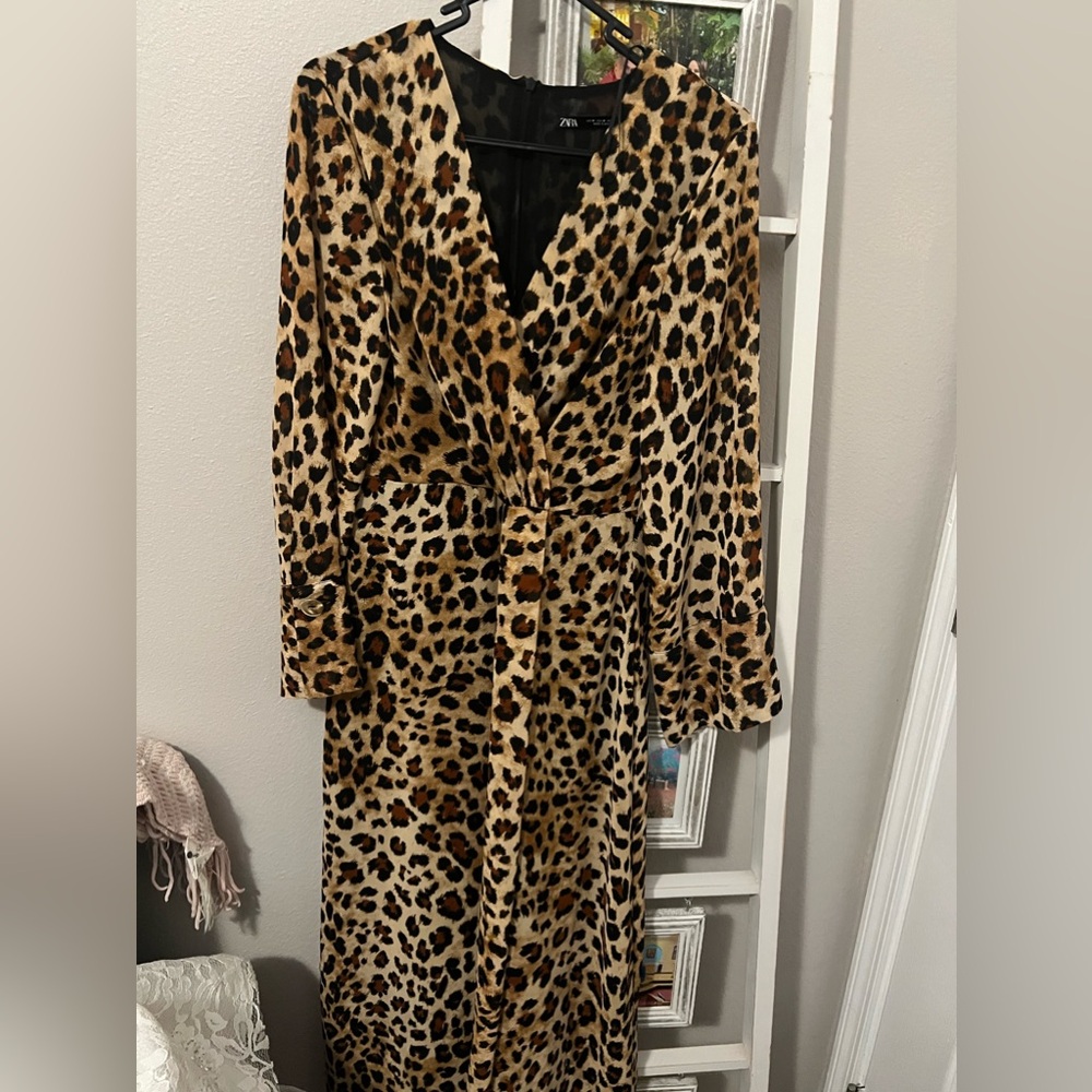 Zara SZ Medium Leopard dress